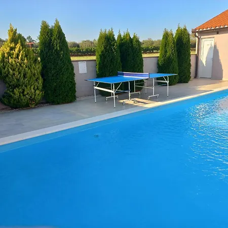 Brcina Holiday home *