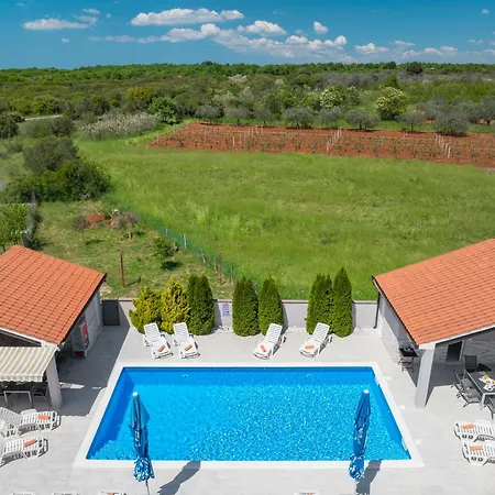 Сasa de vacaciones Brcina Pula