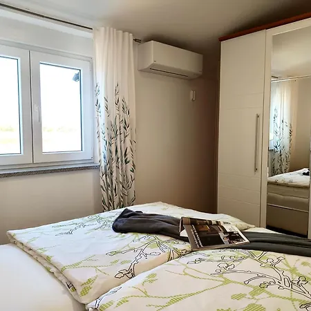 Brcina Semesterbostad Pula