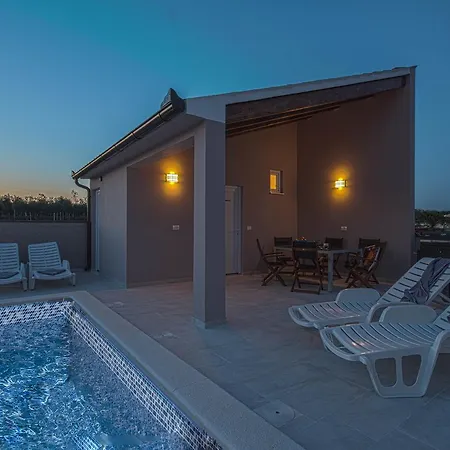 Brcina Holiday home *